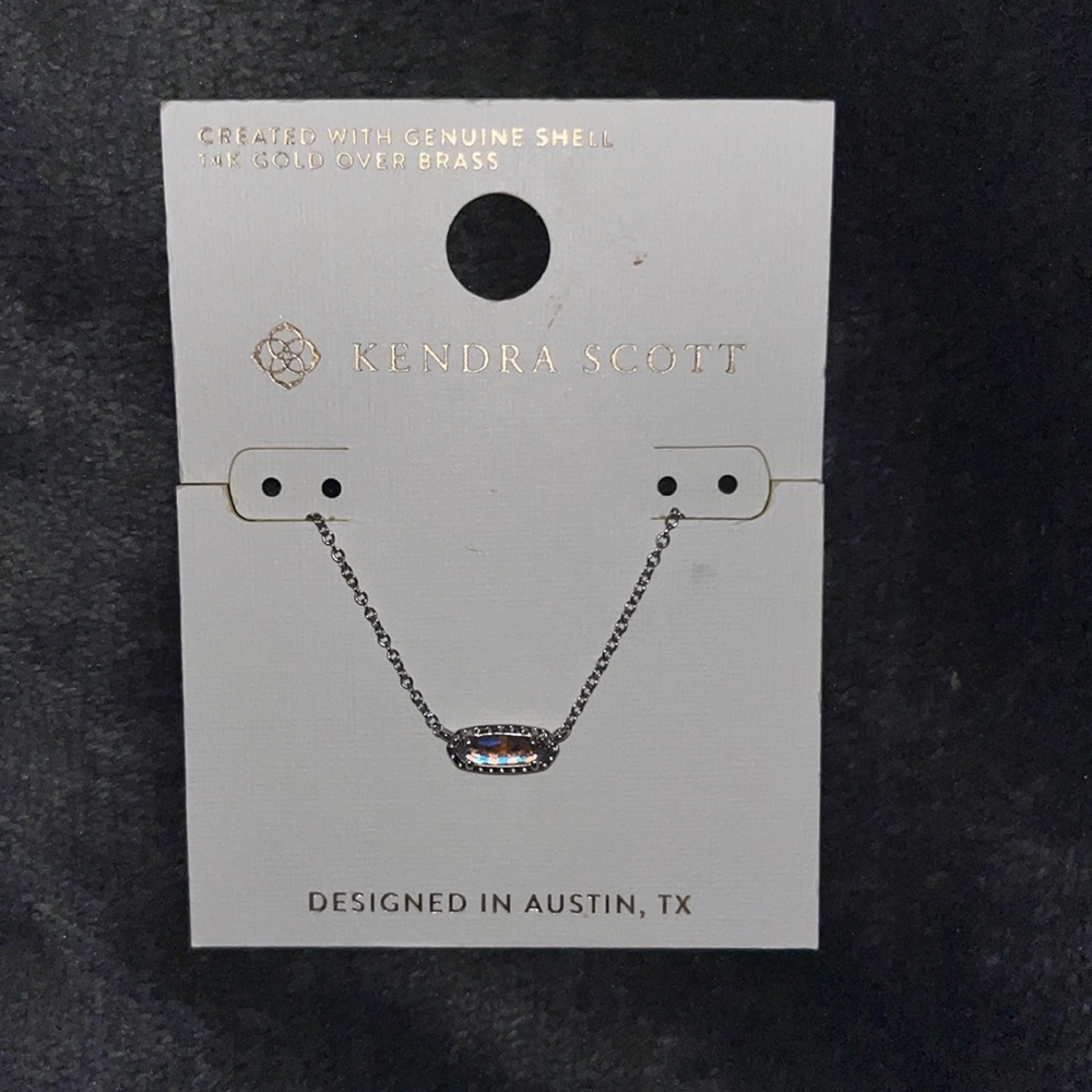 Kendra Scott necklace